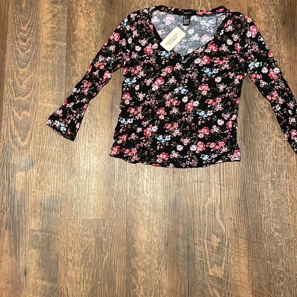 Floral b neck shirt